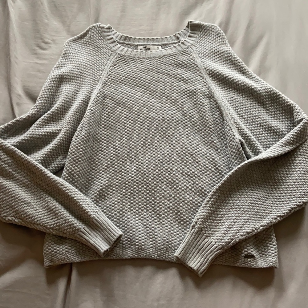 GRAY HOLLISTER SWEATER